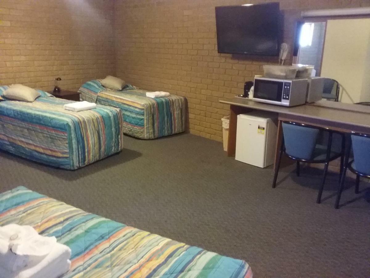 Darling Junction Motor Inn Wentworth Luaran gambar
